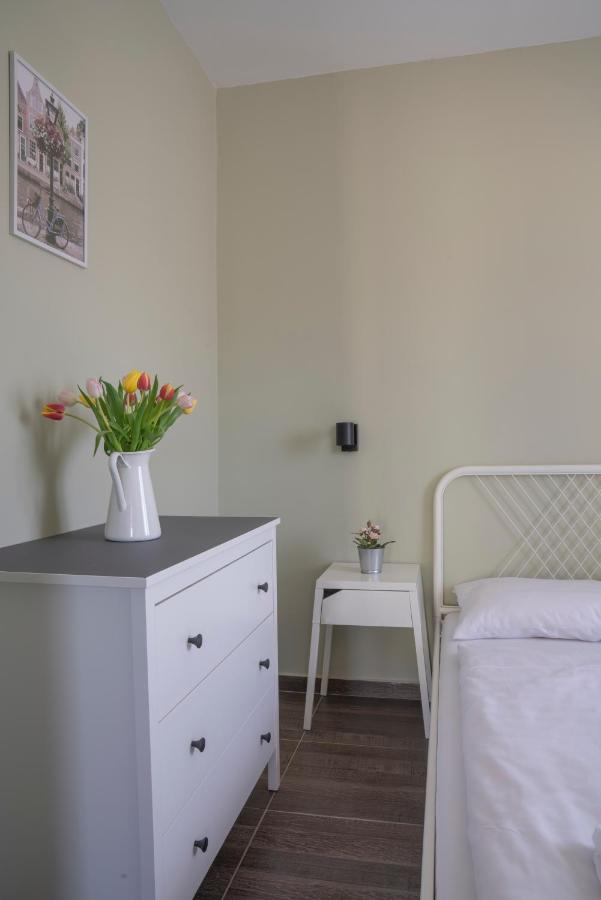 Tulipán Apartman Eger Exterior foto