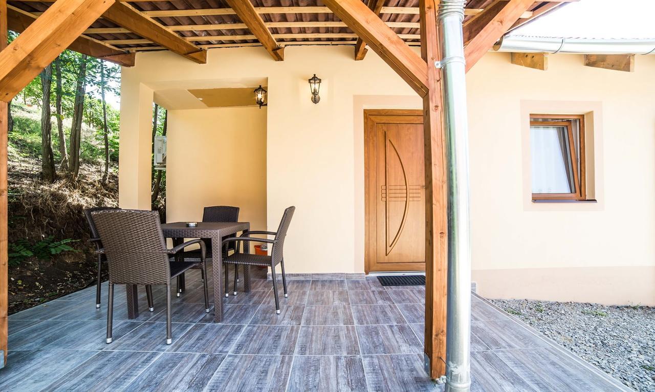 Tulipán Apartman Eger Exterior foto