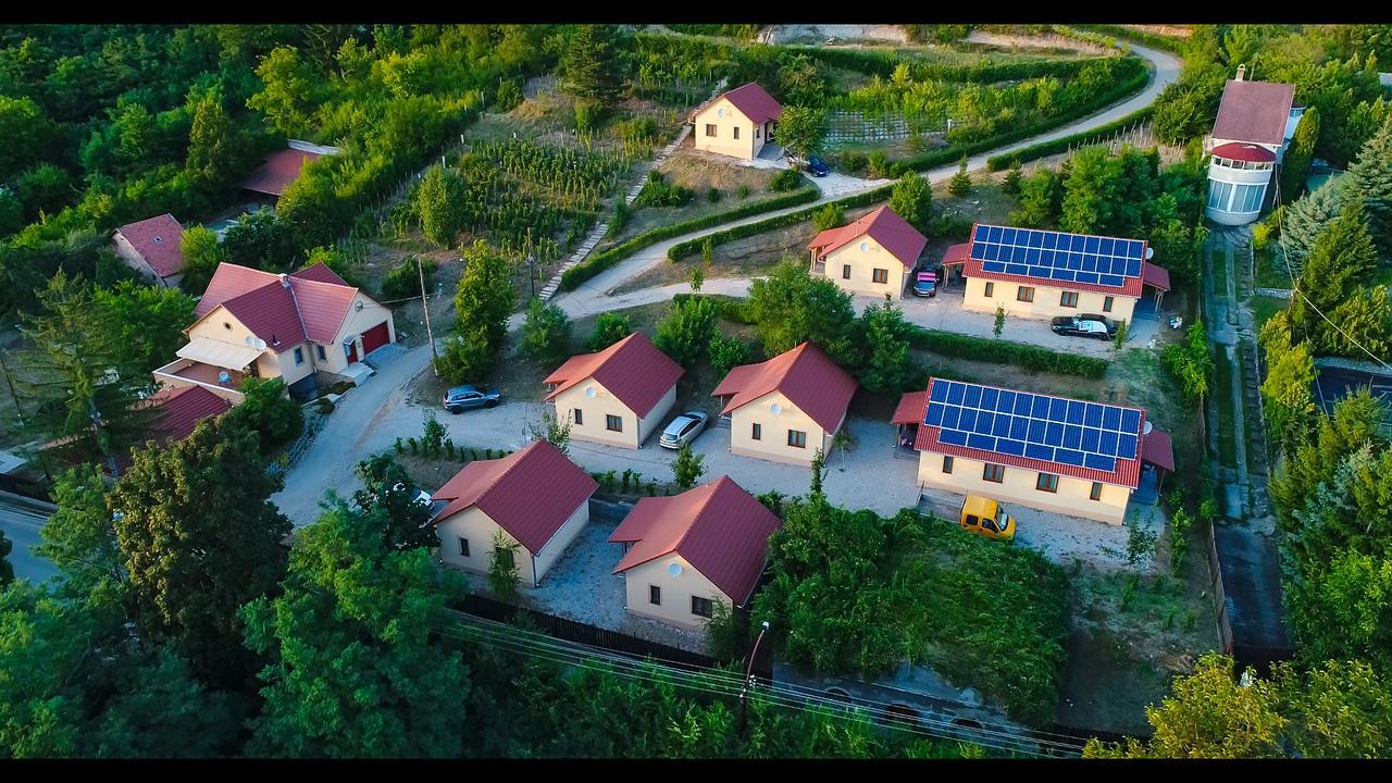 Tulipán Apartman Eger Exterior foto